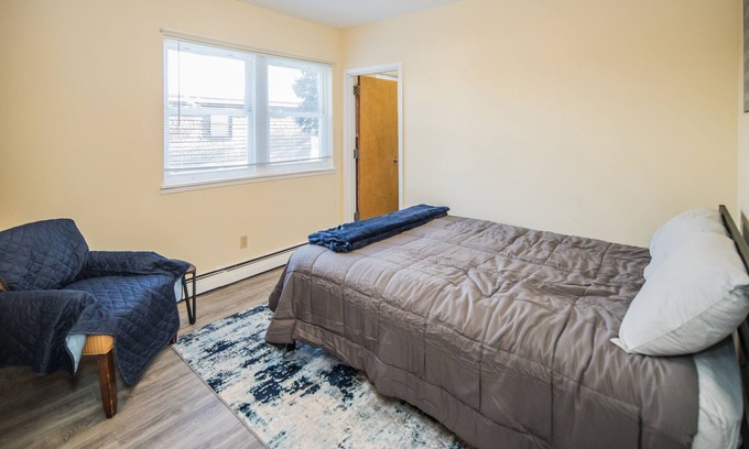 East Haven  Rutland County Apartment | Killington Heights Lodge minutes to ski area