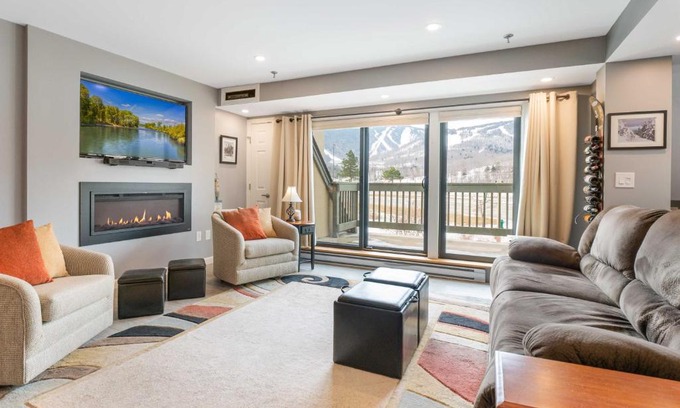 Killington Apartment | Killington Vacation Gem Walk to Ski Lifts!