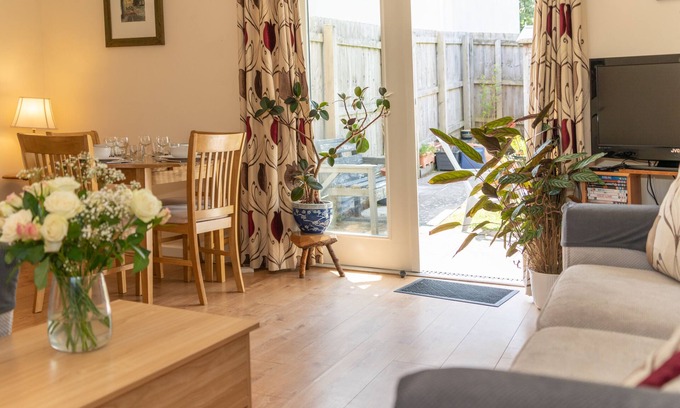 Instow House | Kiln House - 3 Bed, Sleeps 6, (TJS1KH)