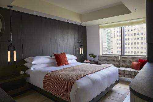 Nishi-Shinjuku Hotel | Kimpton Shinjuku Tokyo by IHG