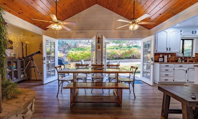 Yosemite Forks House | Kindred Spirits Lodge near Yosemite & Bass Lake!