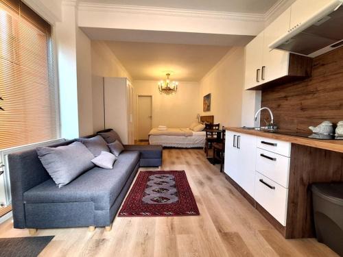 Tuchomerice Apartment | KindStay Suites Prague Airport - Terrace Suite
