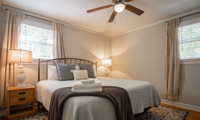 Taylors House | King Bed - Family Friendly - Grill - Fire Pit