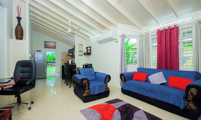 Mammee Bay House | King bed, fully A/C, pool, BBQ, near beaches, free washer/dryer - video tour