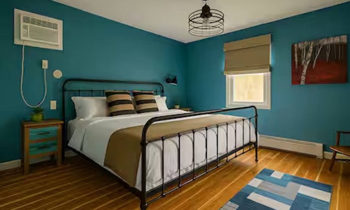 Ellenville Cabin | King Bed & Hot Tub, Unit C
