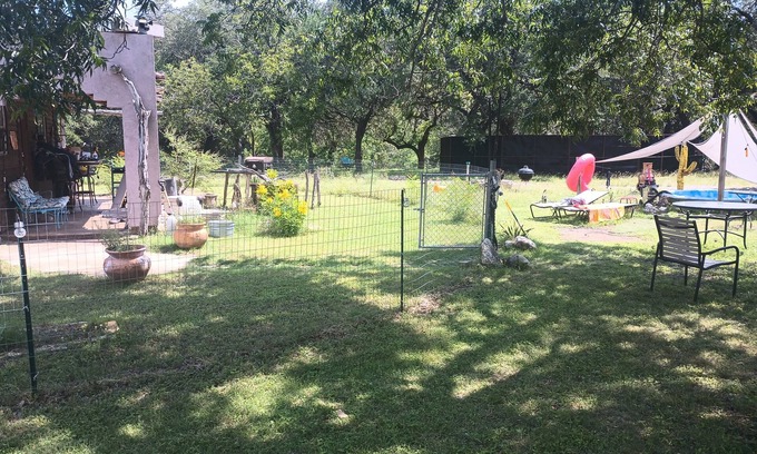 Bandera Cottage | King bed, shuffleboard & pool
