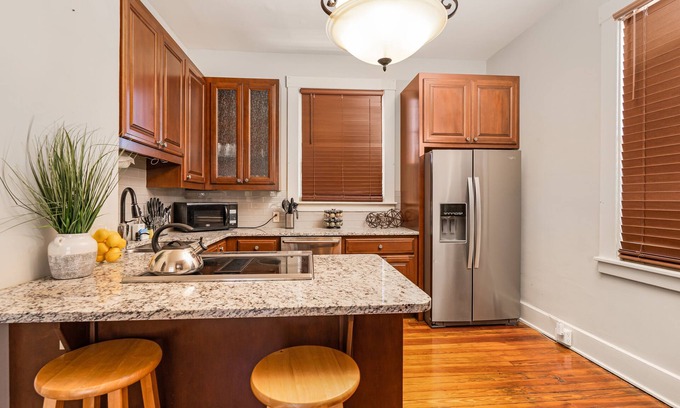 Columbus House | King Bed | Starkville | MS State | MUW 0.1 | Columbus AFB | Downtown Columbus