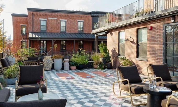 Fishtown Hotel | King Bed with Elegant Decor & Relaxing Layout