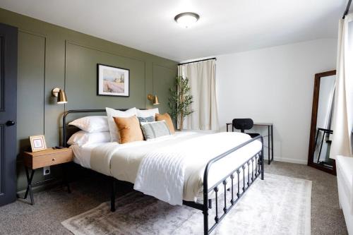 Lockport Apartment | King Bed, Work Desk, Near Hwy, Laundry Room Access