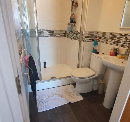 Camborne House | King En-Suite Close to the A30