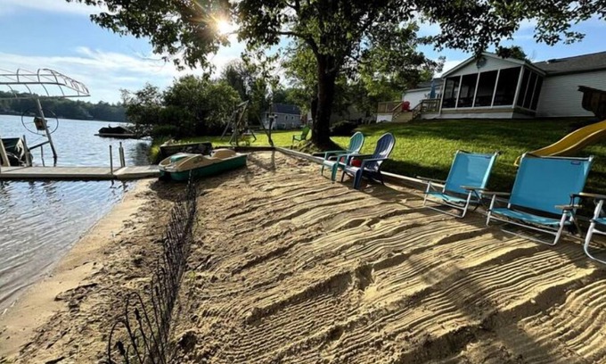 Barnstead Cottage | King Family Lakehouse Waterfront Vacation RetreatnLocke Lake, Barnstead N.H,