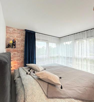 Noisy-le-Grand Apartment | King Kong Suit in New York Style