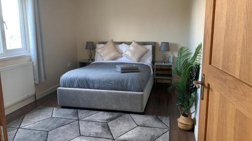 Tokyngton House | KING ROOMS BY WEMBLEY STADiUM
