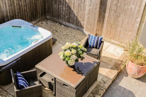 Woodstock House | King's Cottage
