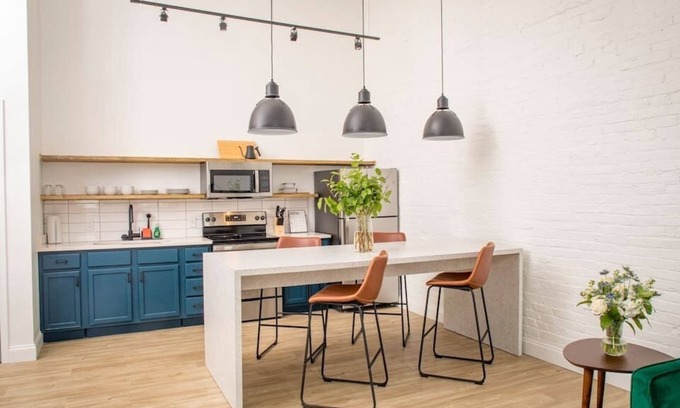 South Main Historic District Apartment | King-Size Loft-Style 1-BR Apt w/ Pool