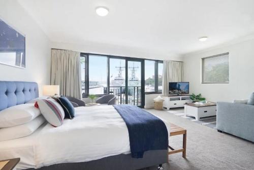 Woolloomooloo Apartment | King Size Studio With Water View Walk To The City