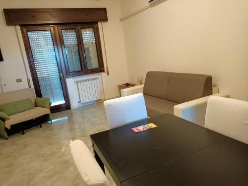 Isola Sacra Apartment | King Suite - Intera Suite vicino Aeroporto e Fiera di Roma
