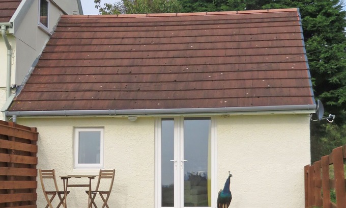 Kirkcudbright Apartment | Kinganton Bothy, private studio with sea views