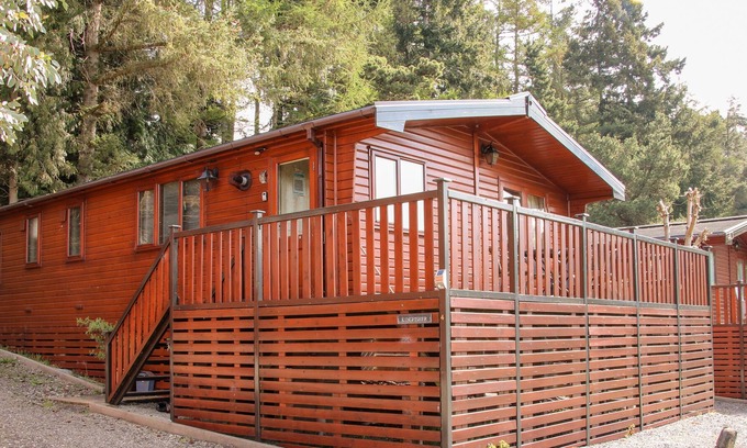 Bridgnorth Cabin | KINGFISHER LODGE, with a garden in Bridgnorth