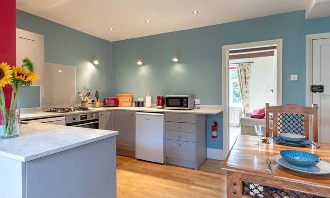 Youlgreave House | Kingfisher - Two Bedroom House, Sleeps 4