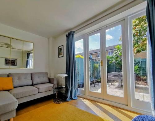 Camden Town House | Kings Cross 4BR House - Garden & Free Parking
