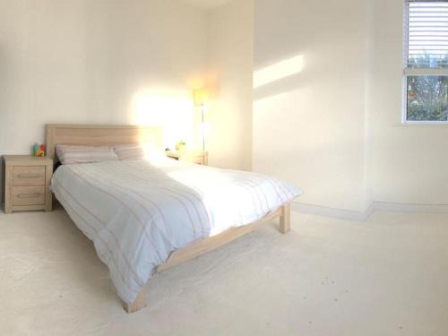 King's Lynn House | Kings Lynn Double Bedroom 1 New Renovated Bathroom