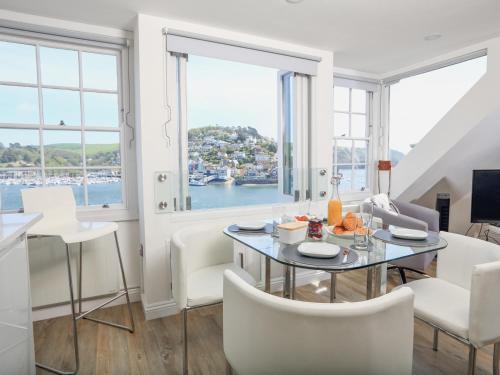 Dartmouth Apartment | Kings View