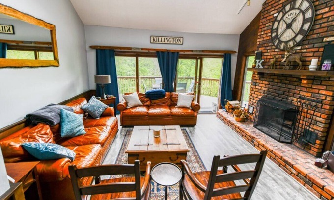 Central Vermont- Killington Ski Chalet | Kingsbrook: Mountain chalet with Sauna, Hot Tub, AC!