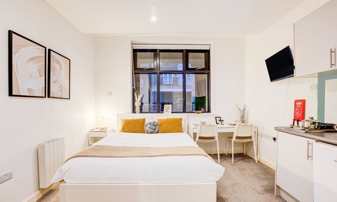 Norbiton Hotel | Kingston Luxe Suites Riverside Apartment Belvilla