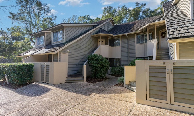 Arcadian Shores Condo | Kingston Residences 3 Bedroom Ocean View Condos