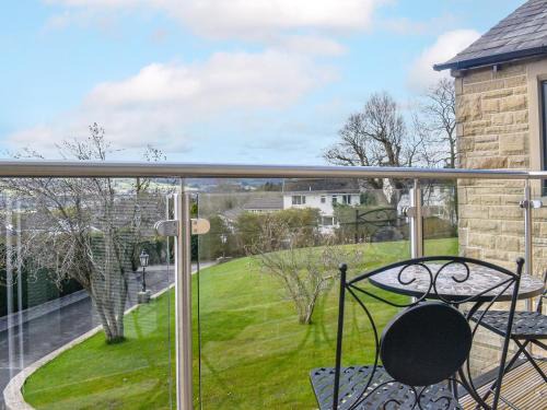 Silsden House | Kinneret Apartment