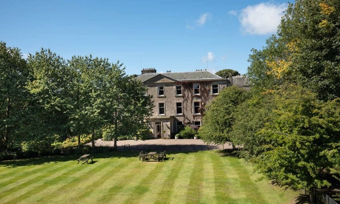 Gattonside Apartment | Kippilaw house is a huge magical historic mansion in private location