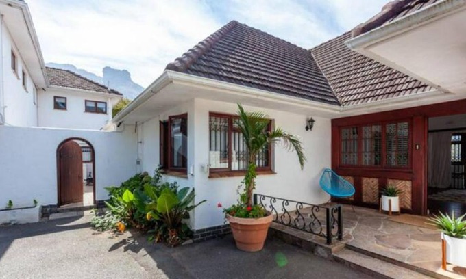 Newlands Apartment | Kirstenbosch Gardens Retreat