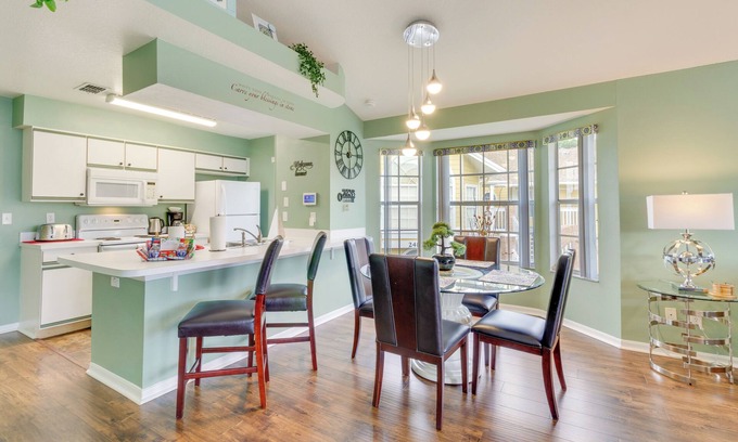 Kissimmee Apartment | Kissimmee Condo w/Private Porch < 7 Mi to Disney!