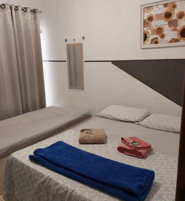 Maringa Apartment | Kit net 02 quarto e cozinha espaço exclusivo cama casal e cama solteiro