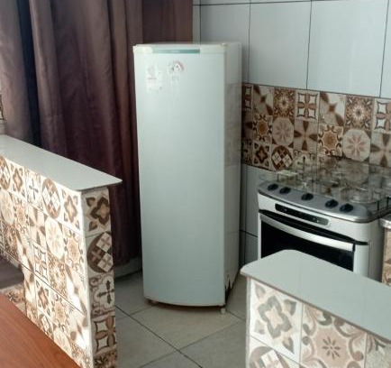 Luziania House | Kitnet 1 mobiliada, quarto, banheiro, cozinha americana