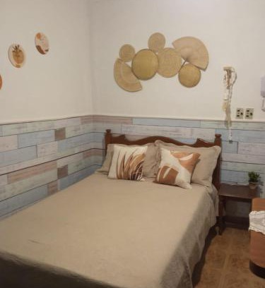 Boqueirao Apartment | Kitnet Boqueirão - Completa com Wi-fi - 50 mts da praia - perto de tudo no centro comercial