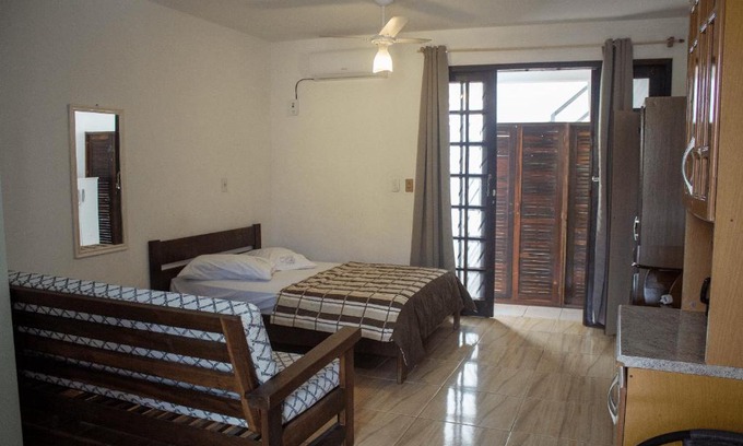 Ubatuba House | Kitnet conceito aberto 80 m da praia