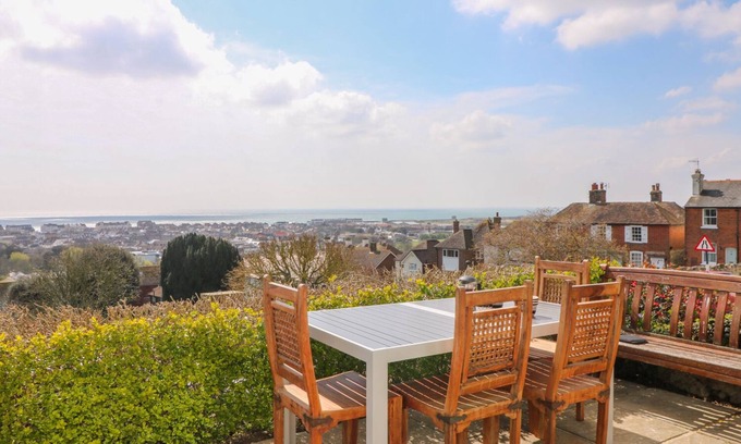 Hythe Cottage | Kits Cottage