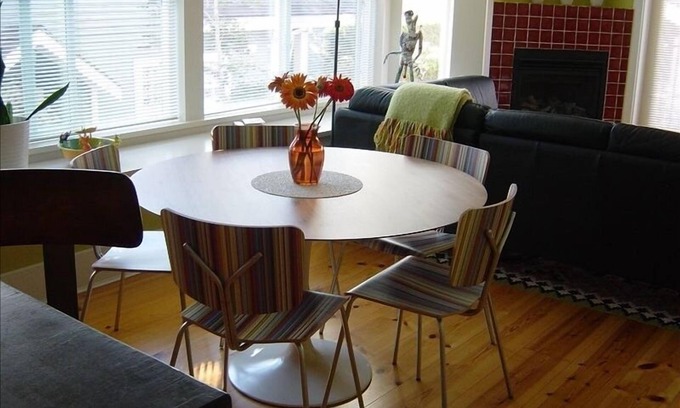 Kitsilano House | Kitsilano 2 BR+Den, 3 BA by UBC, Hospital, Beach: BOOK BY 9/30 & SAVE $250/MONTH