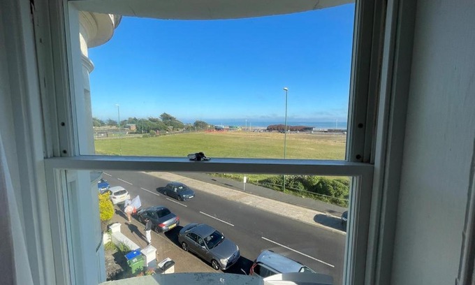 Littlehampton Apartment | Kittywake - seaside flat