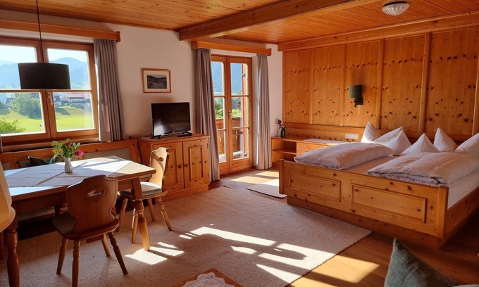 Blindau Apartment | Klausenberg vacation apartment with south/west-facing balcony