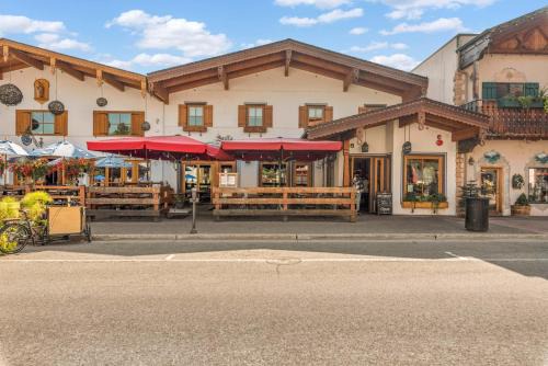 Leavenworth House | Klonaqua - Meredith Lodging