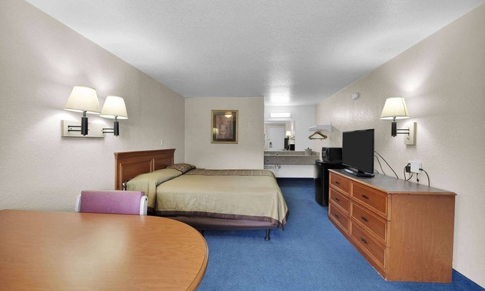 Southside Hotel | Knights Inn Jacksonville at Dix Ellis Trail