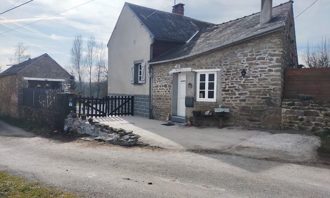 Crozant Apartment | Knus Verblijf Voor het Hele Gezin met Uitzicht Over de Vallei van de Creuse
