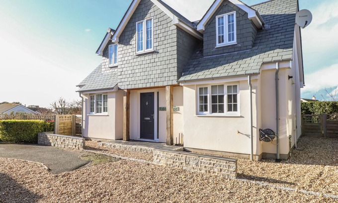 Mullion Cottage | KOBER HOUSE, pet friendly, with open fire in Mullion