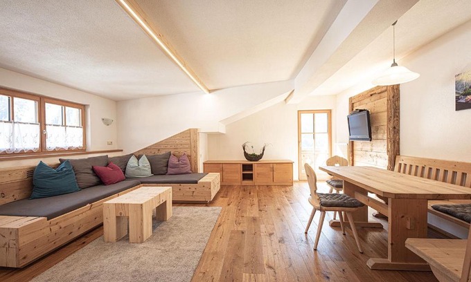 Campo Tures Apartment | Kofler zw den Wänden Apt Edelweiss