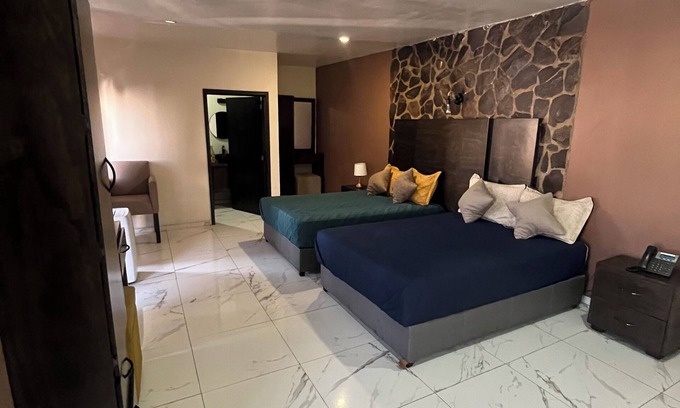 Guadalajara Hotel | Kolombrini