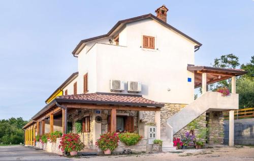 Vardica Apartment | Komfortable Wohnung in ruhigem Dorf
