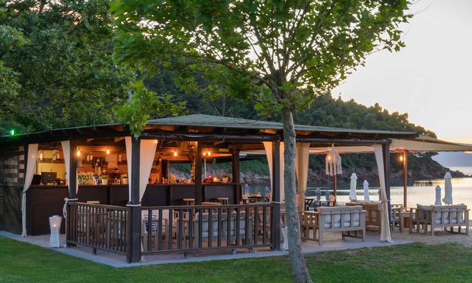 Aristotelis RV Rental | Komitsa Luxury Apartments